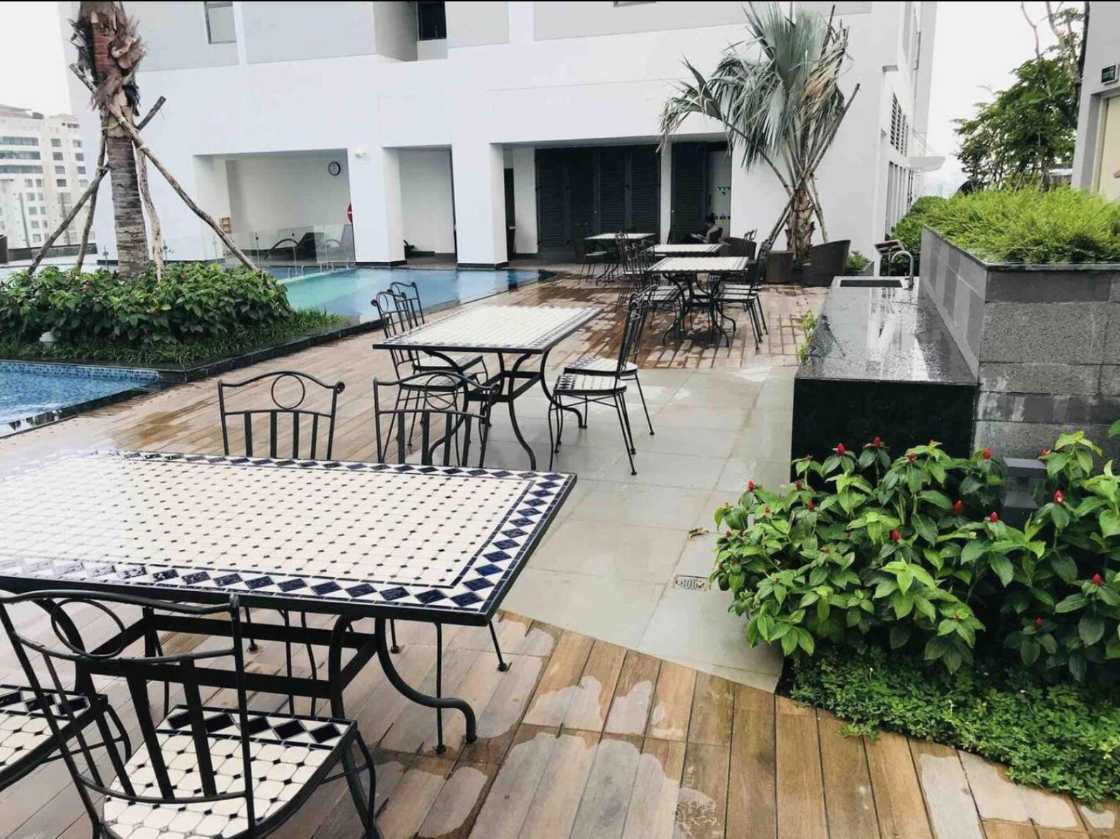 Genius Apartment River Gate Center ホーチミン市 エクステリア 写真