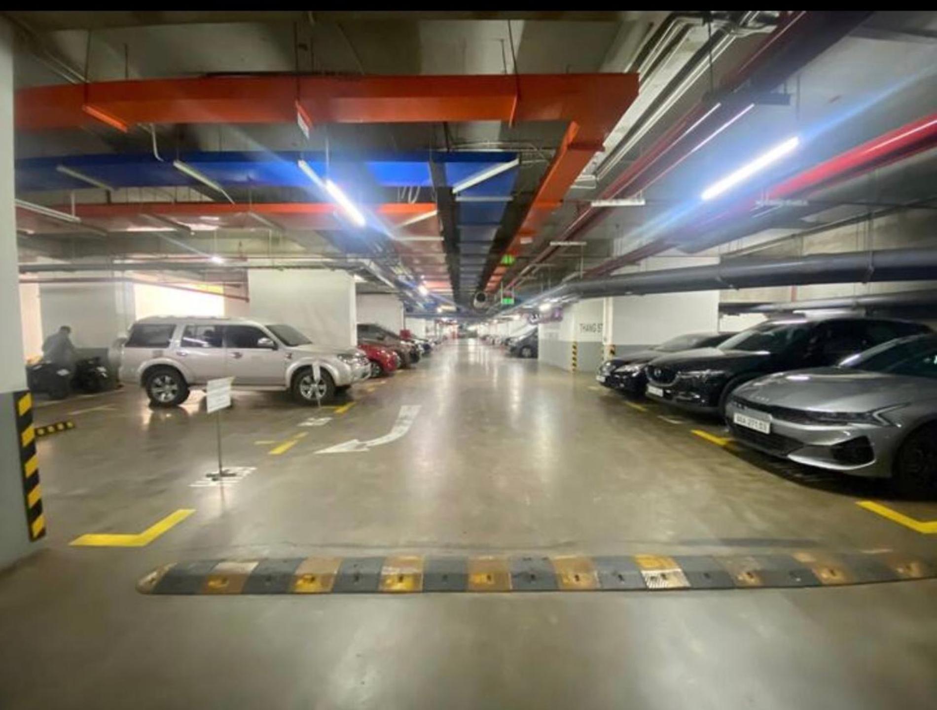 Genius Apartment River Gate Center ホーチミン市 エクステリア 写真